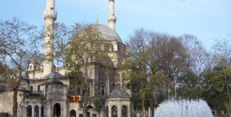 Nasıl Eyüp Sultan Camii'ne giderim ?