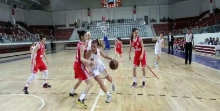 Yalova VIP Gençlik evinde yenildi