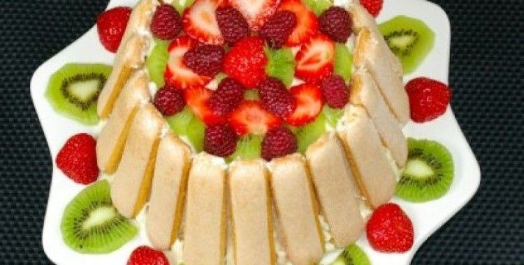 Meyveli şarlot tarifi