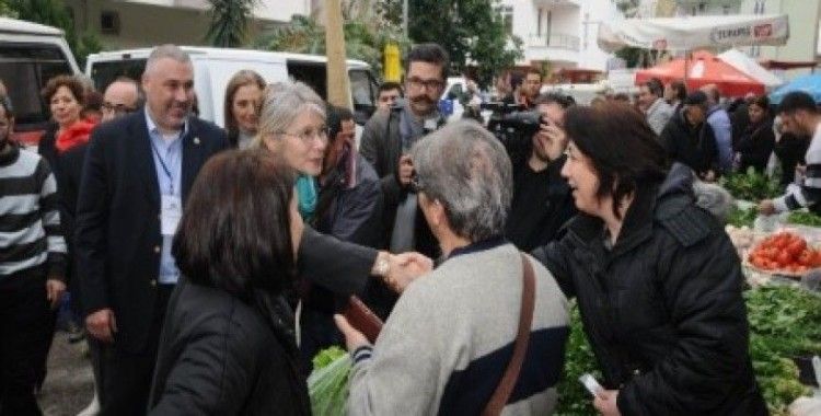 ANAPAR Başkanı Tarhan, Antalya'da şehitlik ziyareti gerçekleştirdi