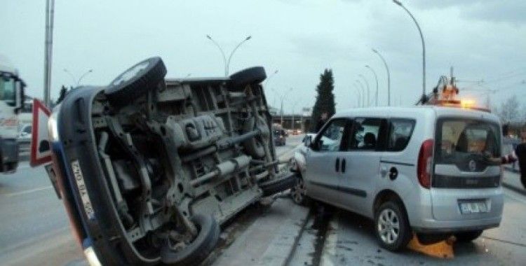 Kocaeli'de trafik kazası, 2 yaralı