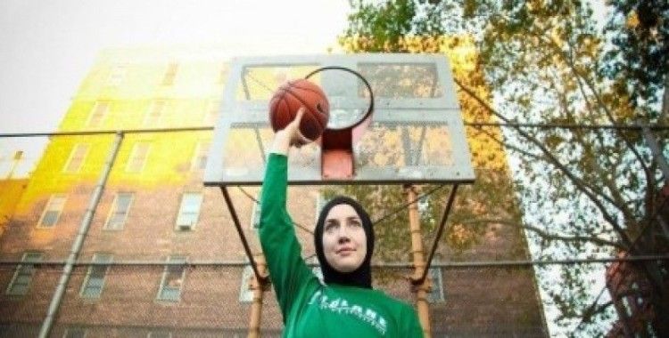 Basketbol'da başörtüsü yasağını kaldıran basketbolcu Türkiye'de