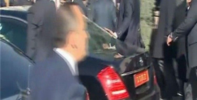 Başbakan Davutoğlu cuma namazını Başyazıcıoğlu Camii’nde kıldı
