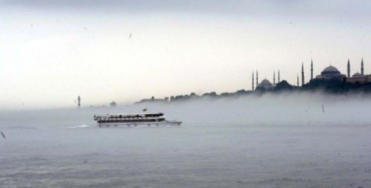 İstanbullular güne sisli başladı