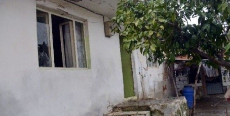 İzmir'de cinnet getiren koca önce eşini sonra kendini öldürdü