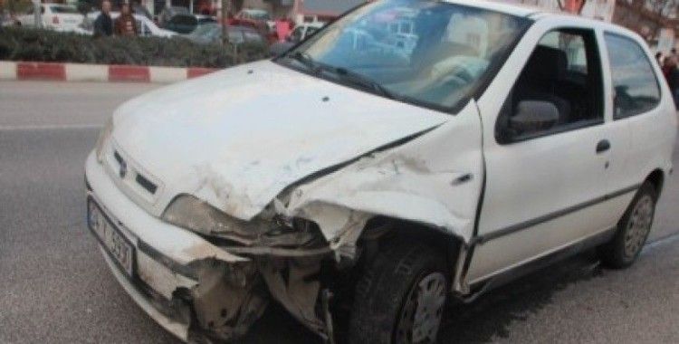 Bilecik'te meydana gelen trafik kazasında 3 kişi yaralandı