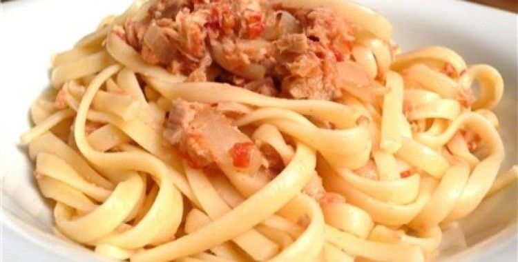 Mantarlı ton balıklı spagetti tarifi