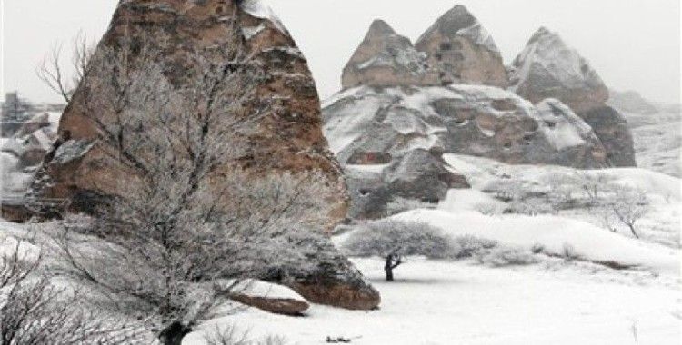 Kapadokya’da turistlere kar sürprizi