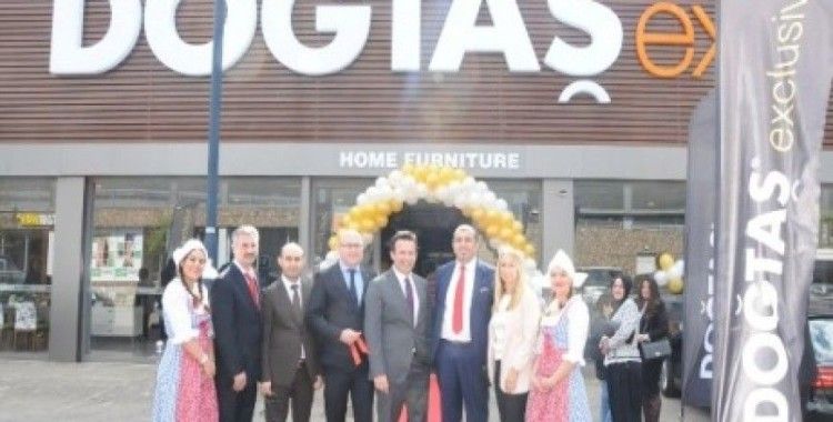 Avrupa’nın en büyük Türk mobilya mağazası açıldı