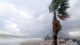 Akdeniz'de fırtına uyarısı