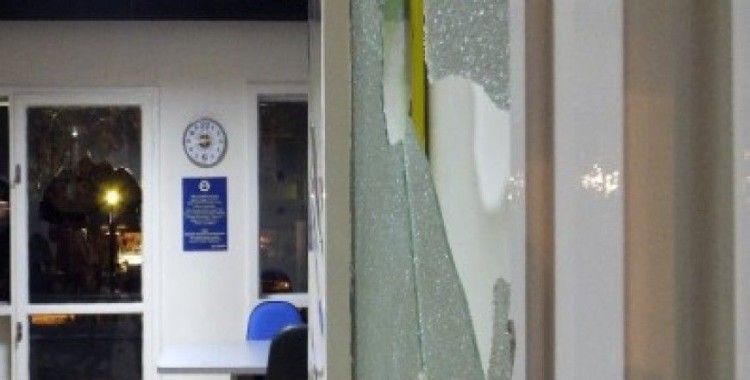Fenerbahçe'ye taşlı sopalı saldırı