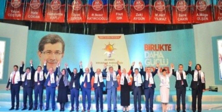 AK Parti Kocaeli'de adaylarını görkemli bir törenle tanıttı