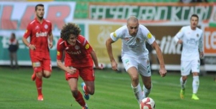 Albimo Alanyaspor sahasında Antalyaspor ile golsüz berabere kaldı