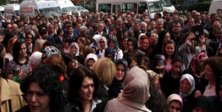 MHP Bursa'da Seçim İrtibat Bürosunu dualarla açtı