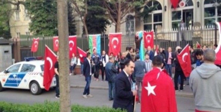 Budapeşte'de Türk vatandaşları Ermeniler'in eylemi için tek vücut oldu