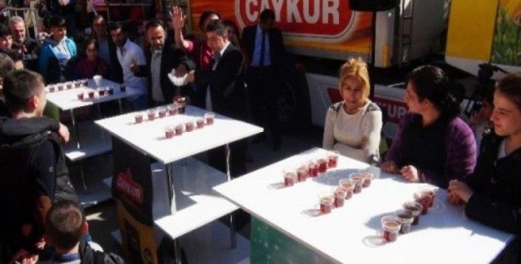 Diyarbakır'da çay içme yarışması düzenlendi