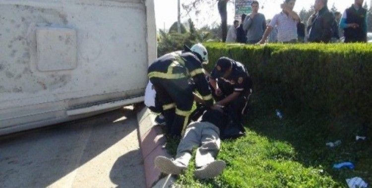 Gaziantep'te işçi servisi ile minibüs çarpıştı 27 yaralı