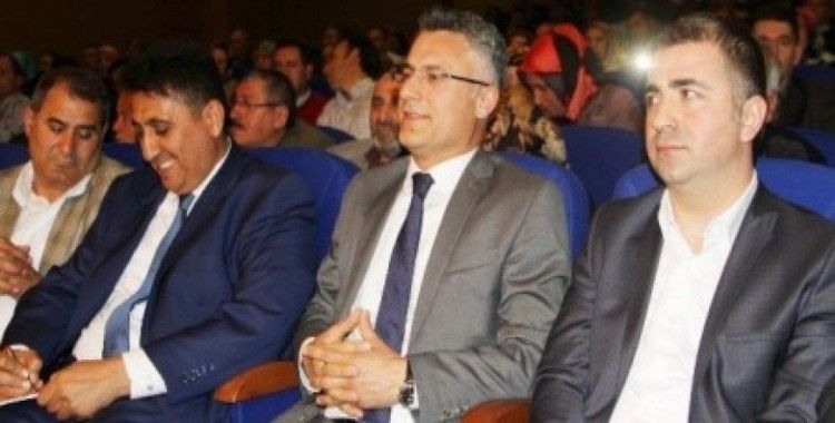 AK Parti Milletvekili adayı Osman Can, aşıklar atışmasını izledi