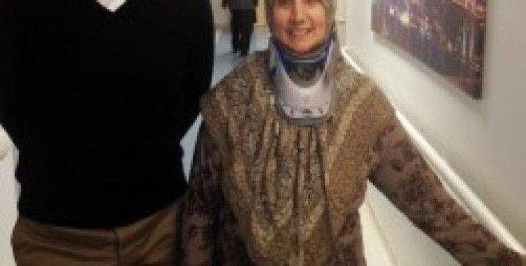 Libyalı kadını bıçaksız ve narkoz olmadan tedavi etti