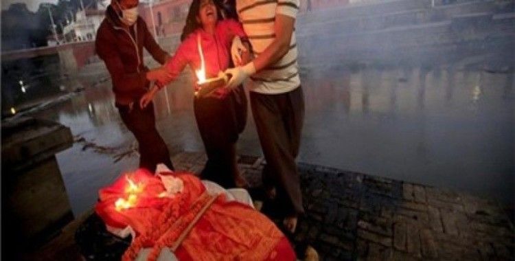 Nepal'de ölenlerin sayısı 7 bin 276'ya yükseldi