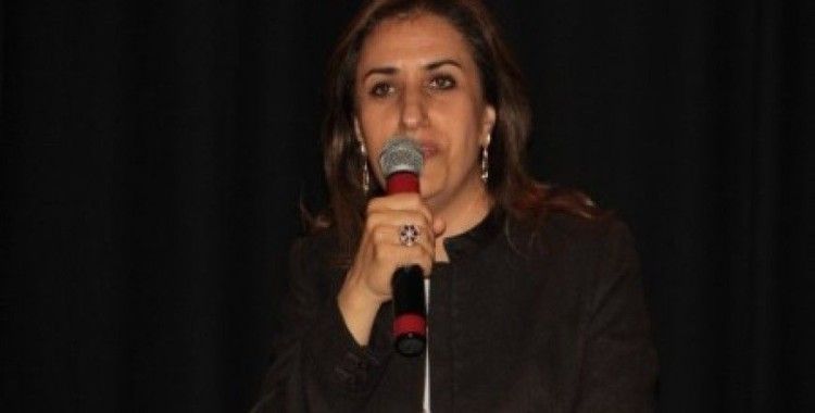 AK Parti'li aday Hacıbektaşoğlu, Anneler Günü etkinliğine katıldı