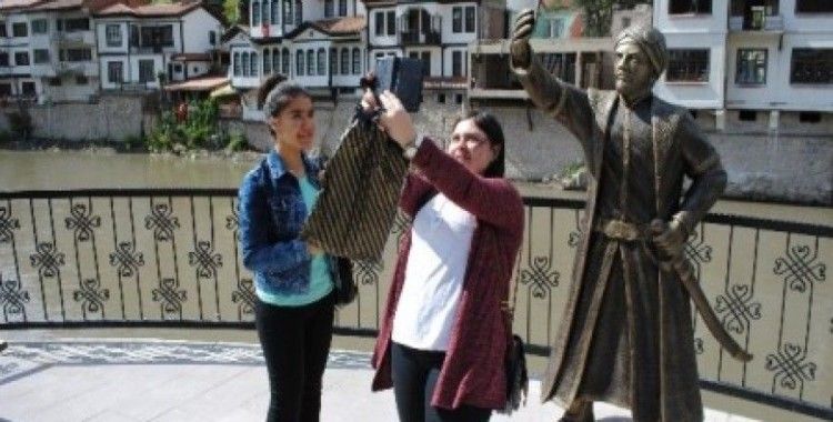 Belediye Başkanından selfie yapan şehzade açıklaması