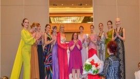 Anneler Günü'ne özel defile ayakta alkışlandı