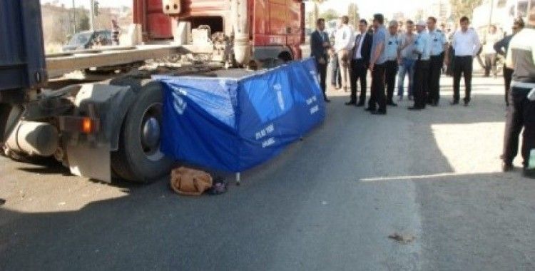 İzmir'de 23 yaşındaki kızın feci ölümü