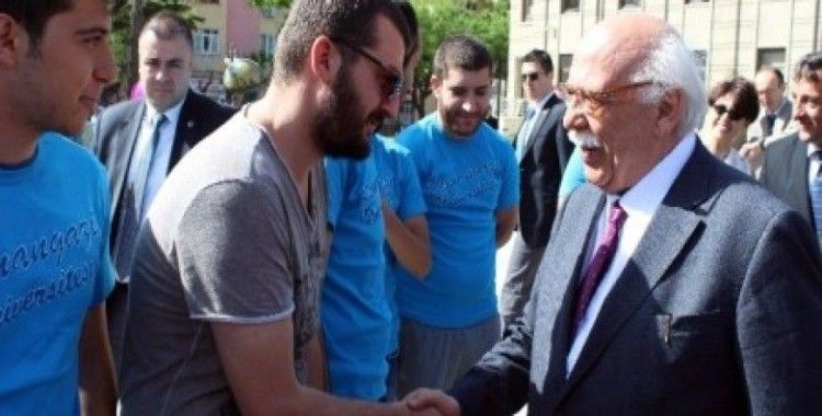 Bakan Avcı, Eskişehir'de bisiklet dağıtım törenine katıldı