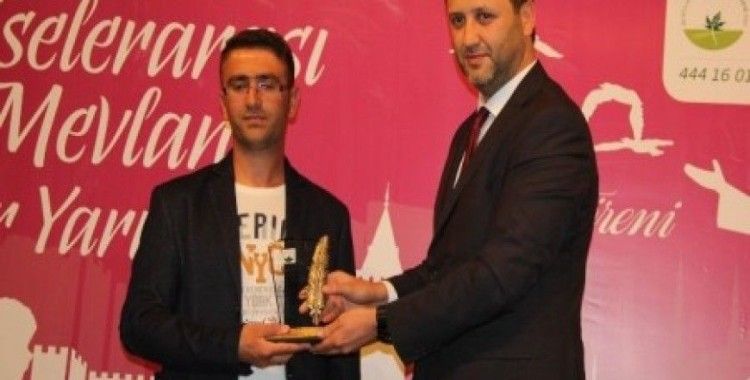 Mevlana Şiir Yarışması'nda dereceye giren gençler ödüllendirildi