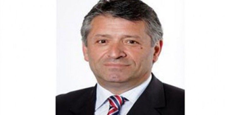 İngiltere'de Belediye Başkanı seçilen Türk, mazbatasını aldı