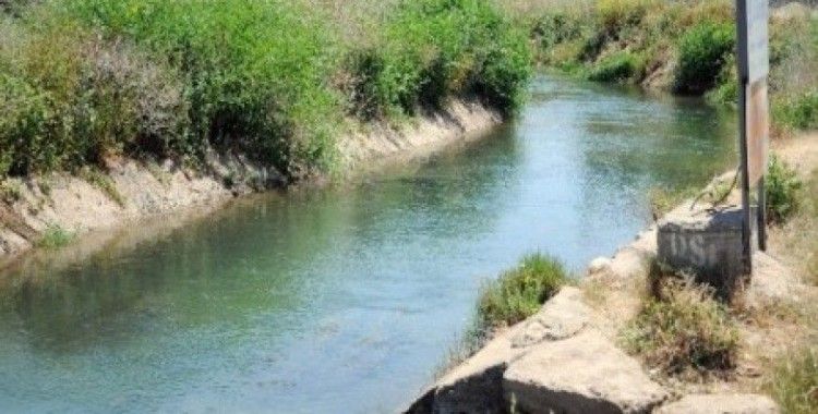 Antalya'da sulama kanalına giren çocuk ölümden döndü