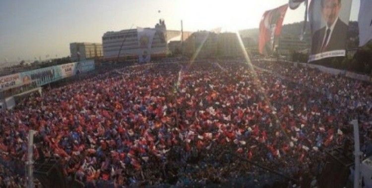 Davutoğlu, 7 Haziran'da milletin elinden çıkan bir anayasaya imza atacağız