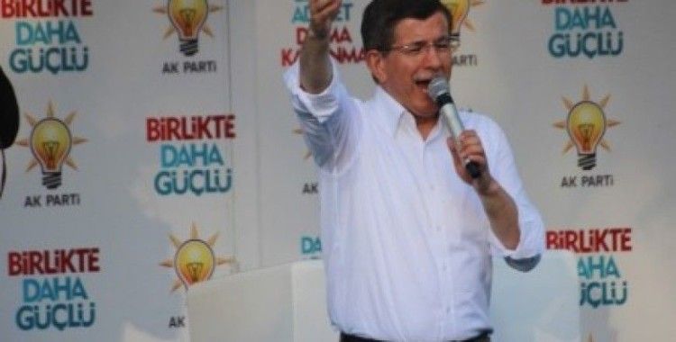 Başbakan Davutoğlu, 12 yıllık iktidarımızı kıskandıkları için çatlıyorlar