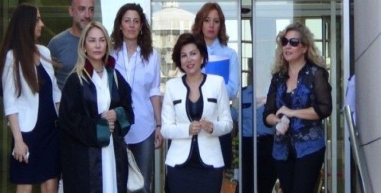 Gazeteci Sedef Kabaş'a ilk duruşmada beraat
