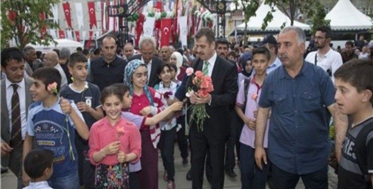 Mehmet Akif Ersoy Parkı hizmete açıldı