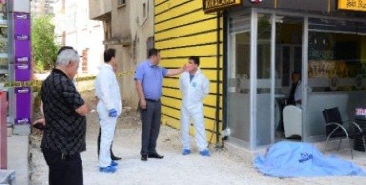 Mersin'de emekli polis intihar etti