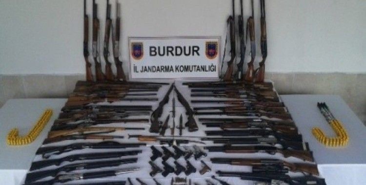 Burdur'da silah ve mühimmat operasyonunda 24 gözaltı