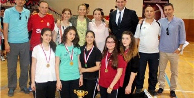 Badminton Turnuvası;'nda İhlas Koleji şampiyon oldu
