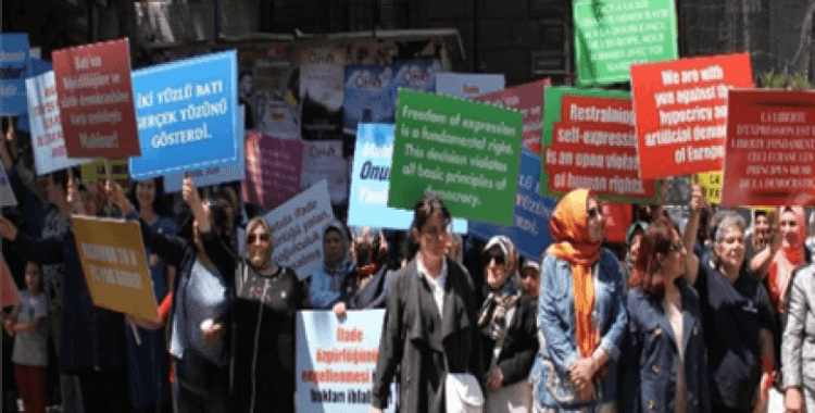 Mahinur Özdemir'in ihracı protesto edildi