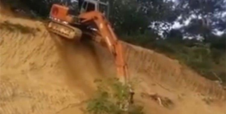 ​İş makinesiyle adeta şov yaptı !