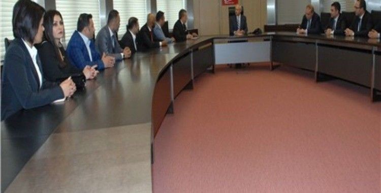 Kılıçdaroğlu, genç işadamları federasyonu yöneticilerini kabul etti