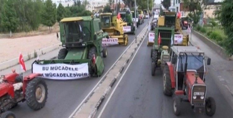 Çiftçilerden traktörlü, biçerdöverli eylem