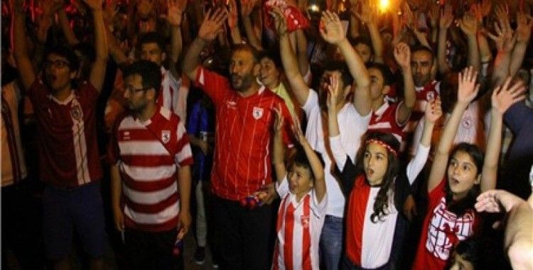Taraftarlar, Samsunspor’un doğum gününü kutladı