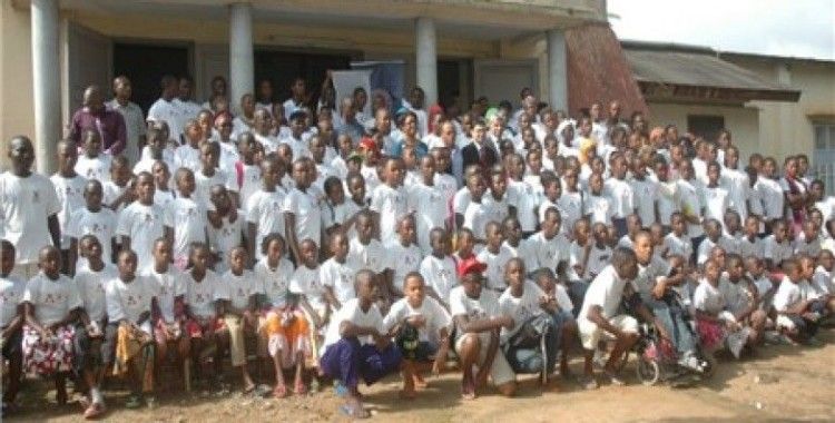 TİKA Kamerun’da çocuk haftası kutlamalarına destek verdi