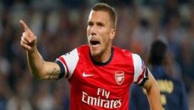 Podolski ilk Galatasaray formalarını imzaladı