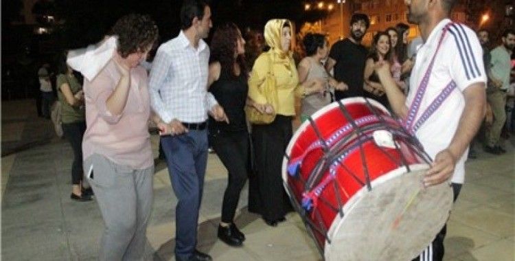 Diyarbakır'da davullu zurnalı UNESCO kutlaması 