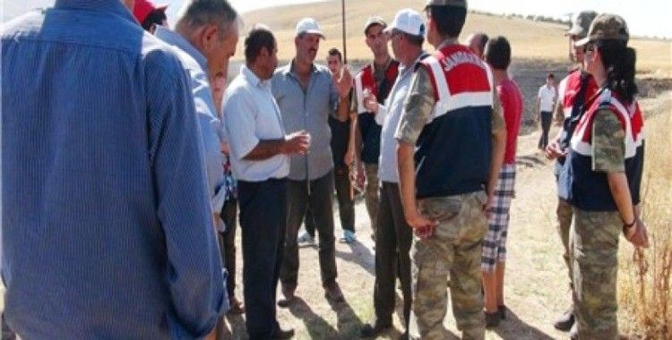100 dönümlük tarla cayır cayır yandı 