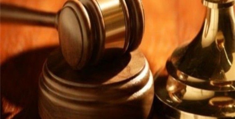 Amca oğlum ile eşimi porno filmde gördüm