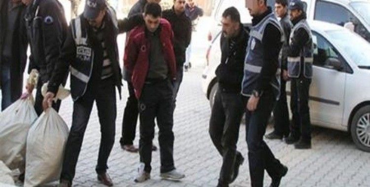 Manavgat'ta uyuşturucu operasyonu, iki gözaltı